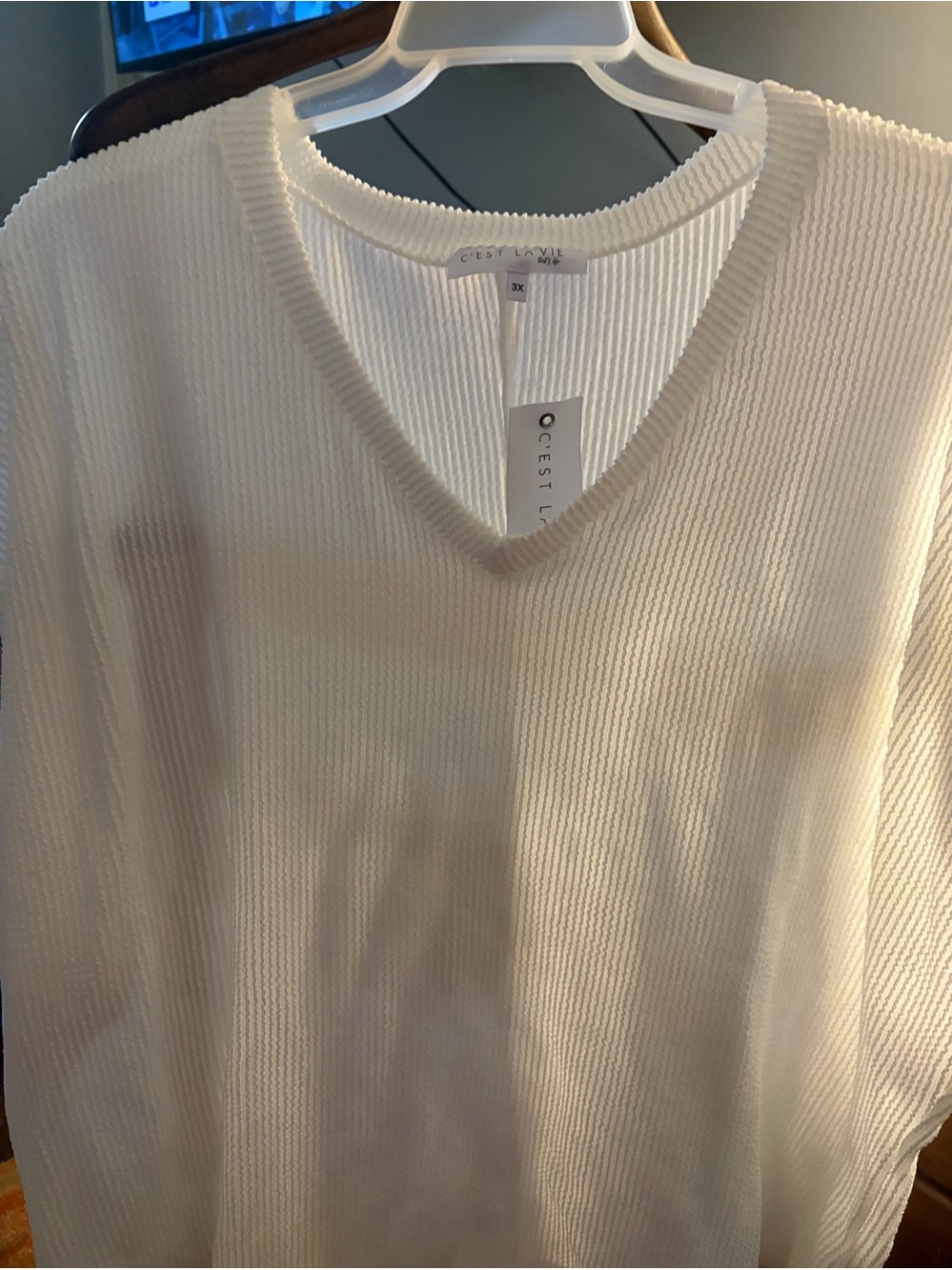C'est La Vie Women's V-Neck white ribbed